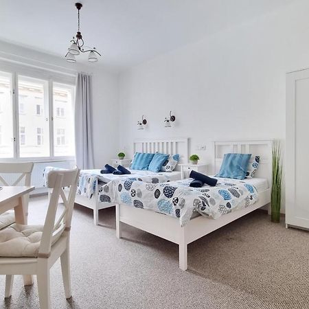 Finnem Rentals Zikova Prague Exterior photo